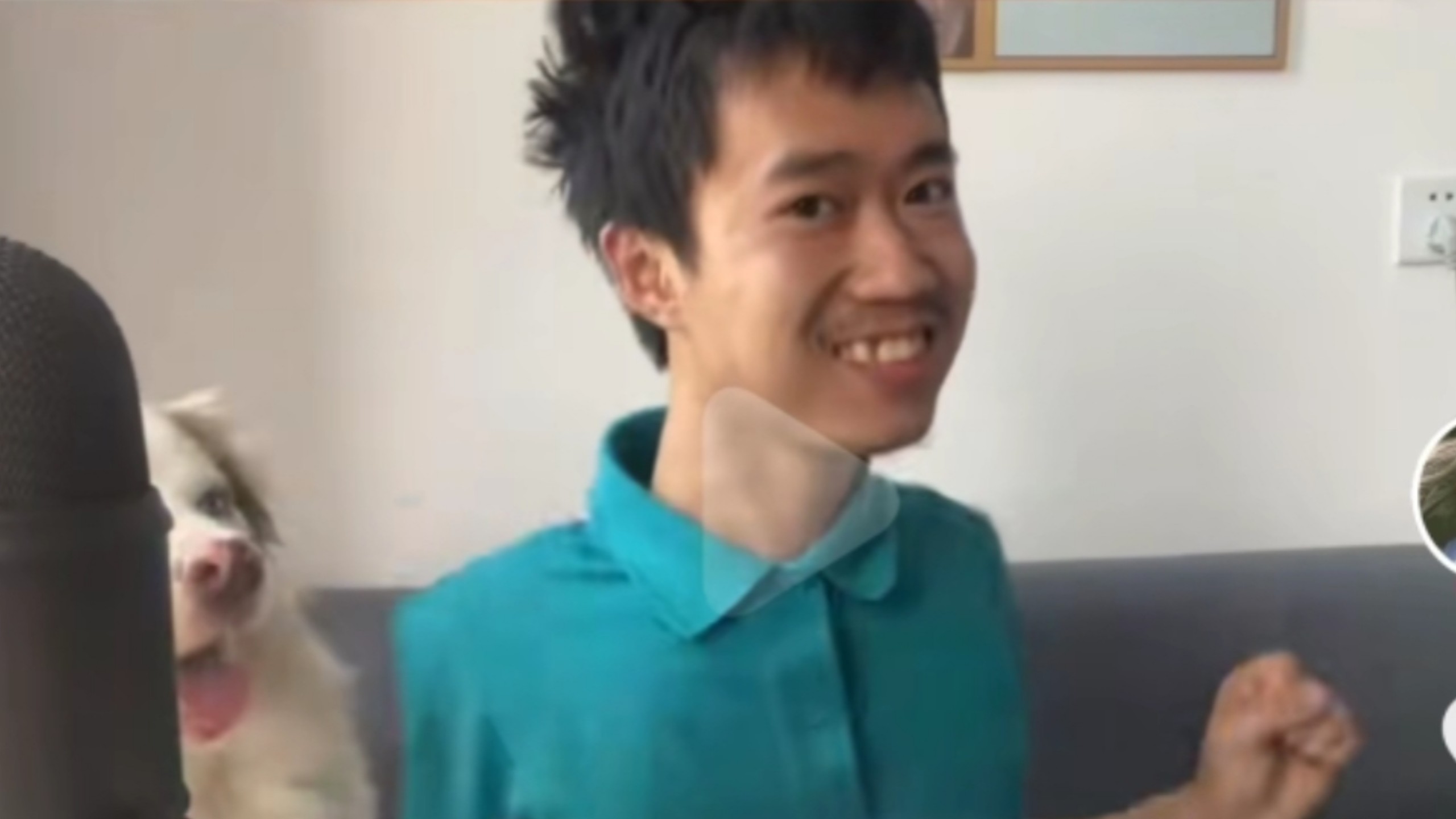 “告诉同志们，我今晚不回去吃饺子了！”