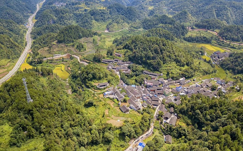 湘西苗寨十八洞村：中国的精准扶贫从这里起航