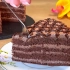 我想把这个最简单的巧克力蛋糕食谱送给大家，因为它太好吃了