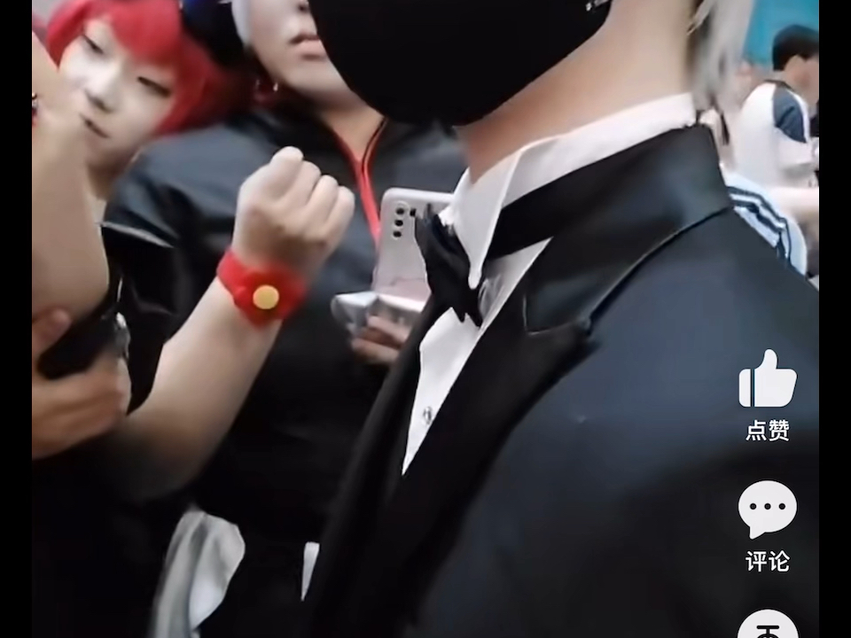 【补档/全弹幕】男生在漫展cos沈星回被一群女生追着撕咬 现场版 扬州TWC理想乡动漫展-coser喵-coser美图-coser聚集地