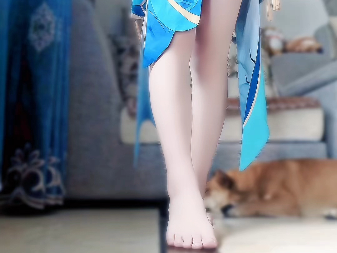 My brother doesn't like me, but your brother doesn't.