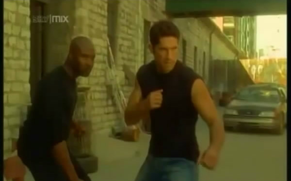 斯科特阿金斯-早期参演电视剧 scott adkins -mutant x (2003)