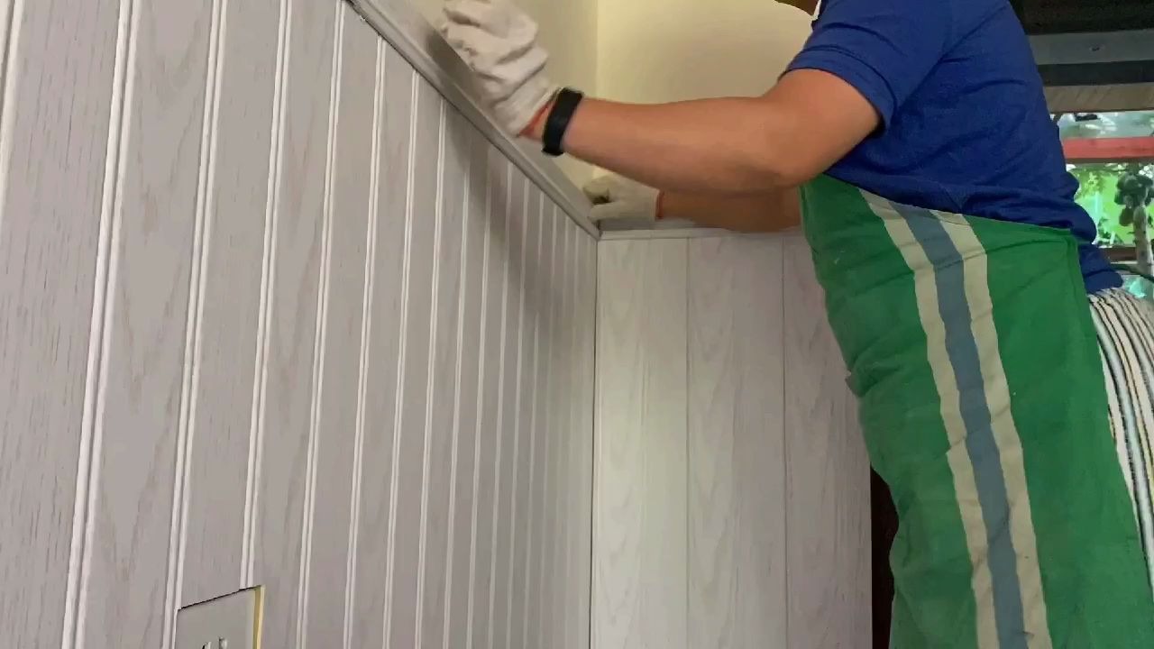 菜鸟DIY安装木塑护墙板，1600元两间房，便宜但高大上的装修效果！结尾有成本结算！