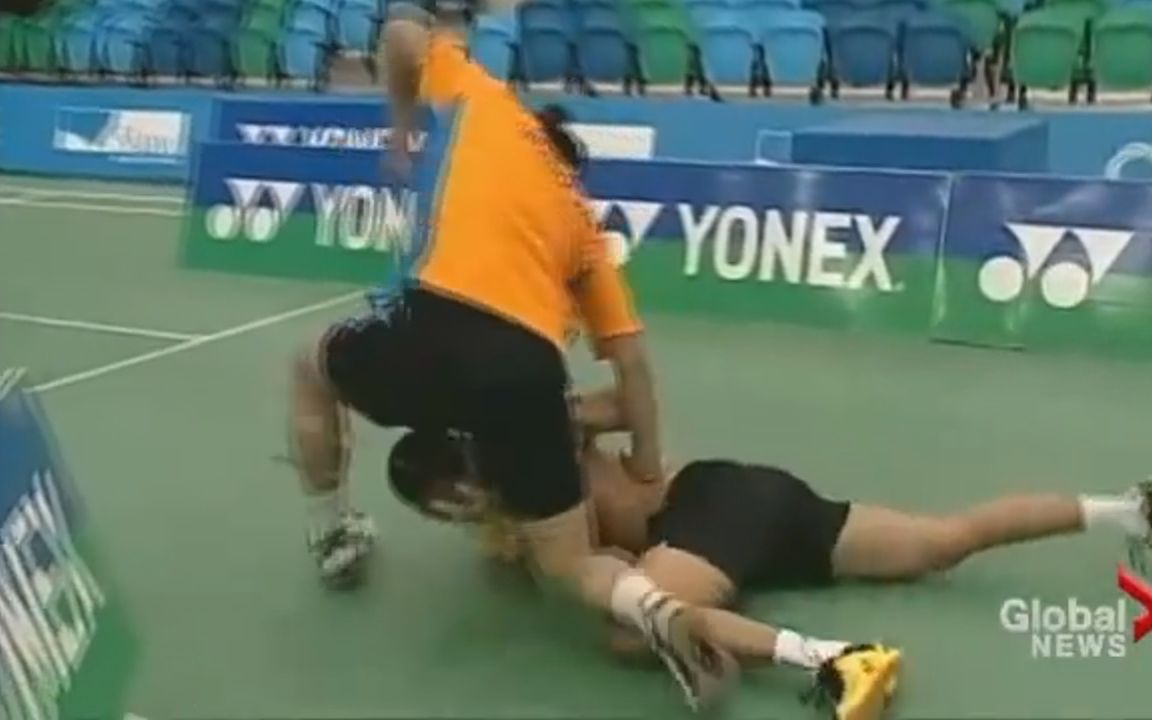 （这也能解说？！）泰国功夫羽毛球！真·扣杀！