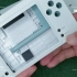 任天堂设计的NDS游戏机；这外壳设计才是掌机该有的样子