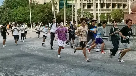 当代大学生丰富多彩的课间时光