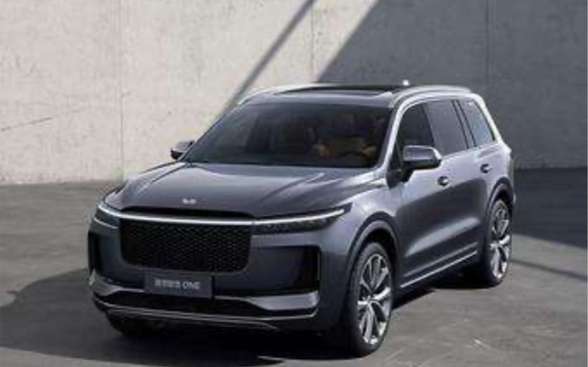 汽车媒体吹的神乎其神的理想one,提车当天即黑屏死机.