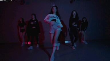 【<em class="keyword">江璟儿</em>】翻跳泫雅《lip&hip》