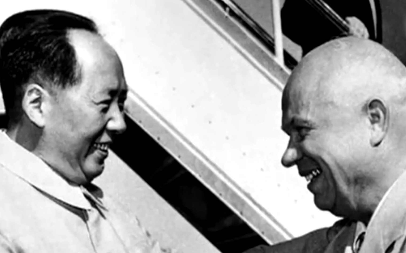 赫鲁晓夫一夜之间撕毁协议，背信弃义，撤回苏联专家