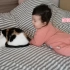 【阿汪和Carry的日常】猫咪不堪忍受小宝宝的骚扰，咬又咬不得，好气哦~