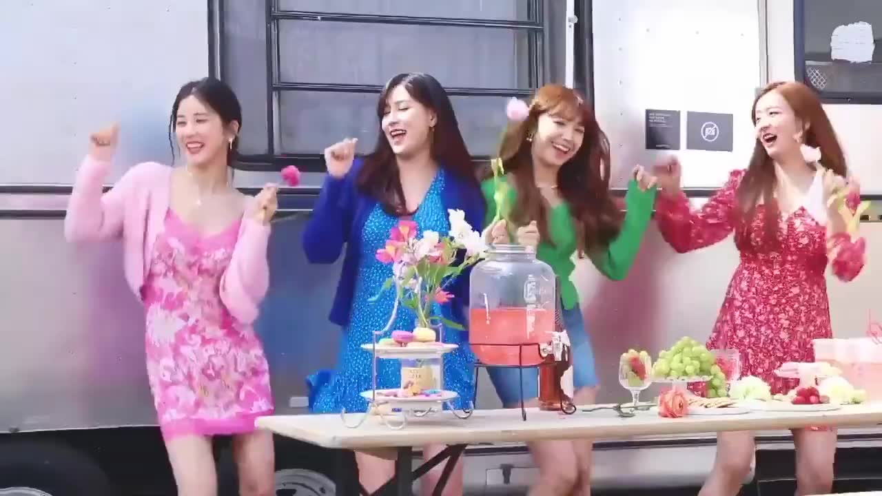 da di la da da lada di la da da脑子里一直在循环这一段apink_哔哩哔哩 (゜゜)つロ 干杯bilibili