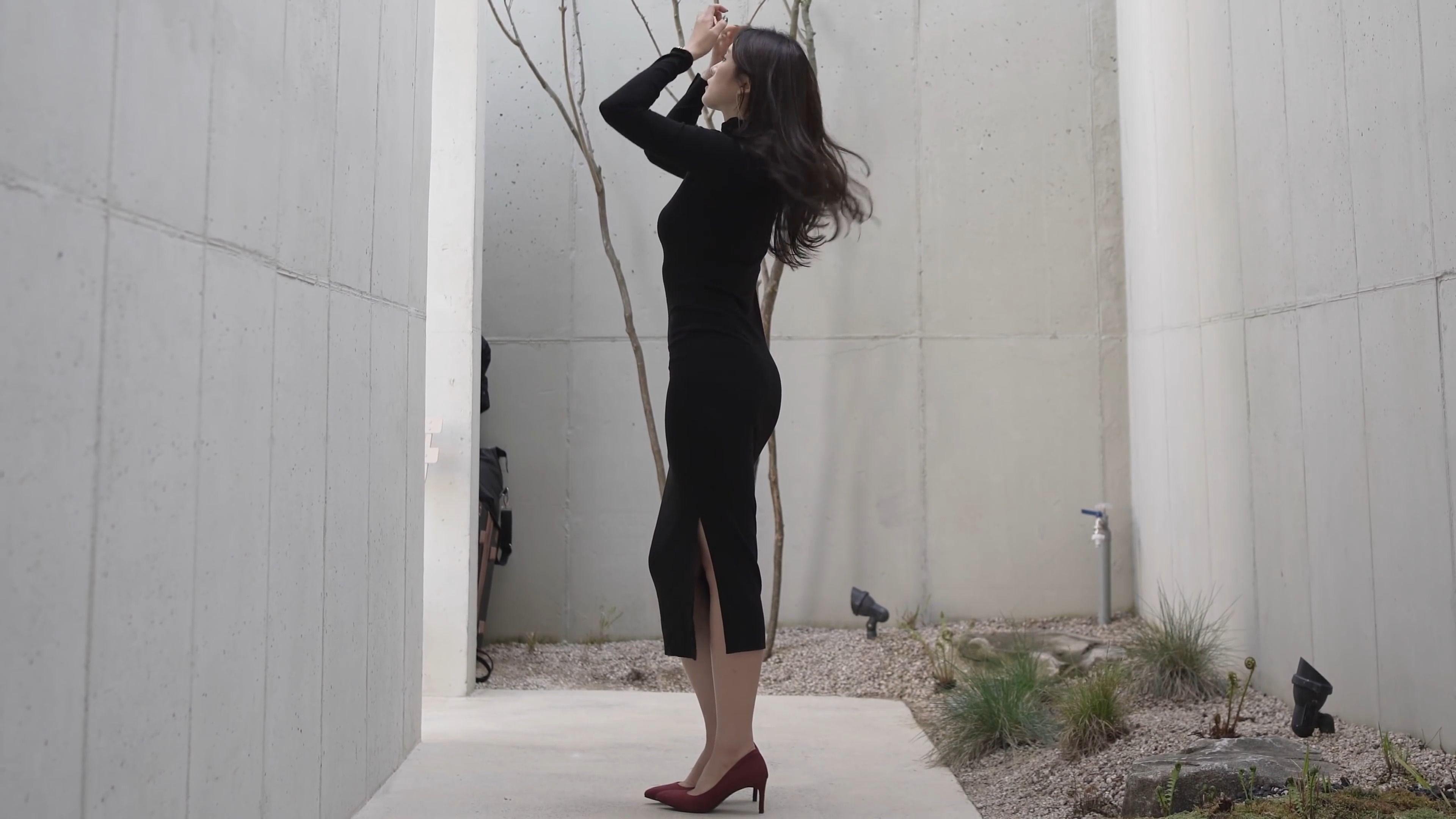 Miss GGotBBang's black maxi dress outfit