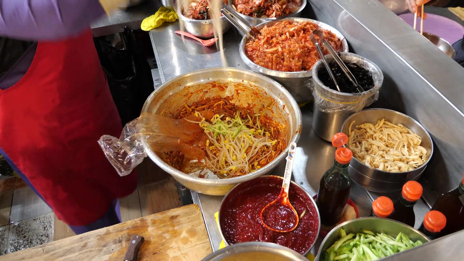 韩国街头最火的美食，在家做也很简单哦【辣炒年糕】-bilibili(B站)无水印视频解析——YIUIOS易柚斯