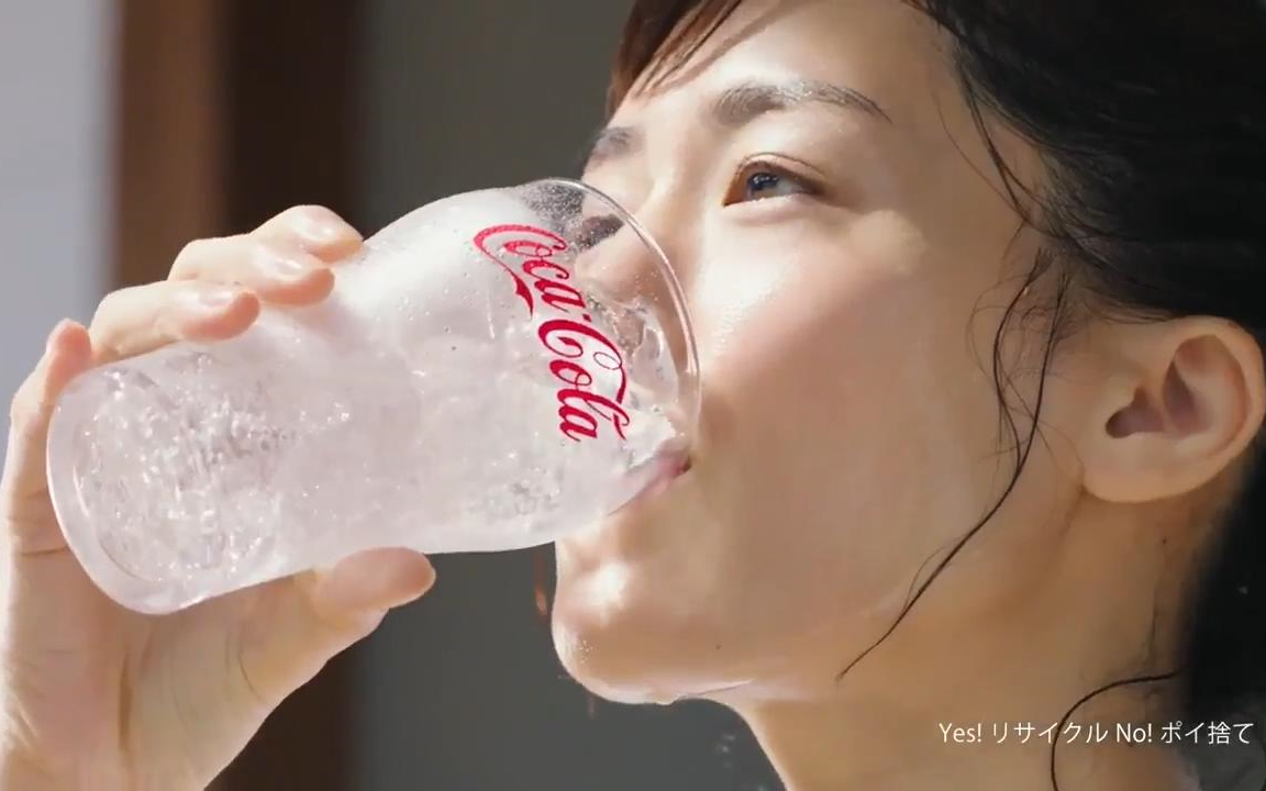 可口可乐在日本的广告, 画风就是不一样！