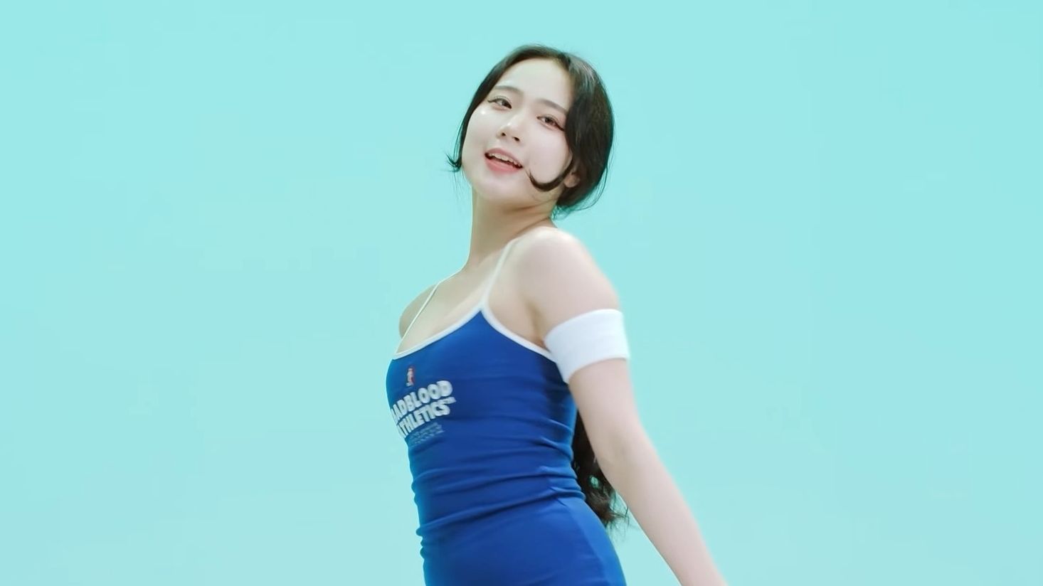 郑仁 heart attack 蓝裙