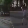 美女翻车神反应 吓尿裤子了