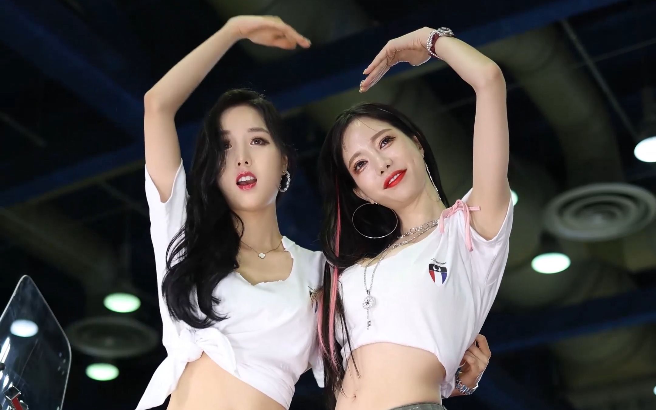 Kim Gaon & Han Minyoung's Misses' Auto Show Hot Pants Outfits