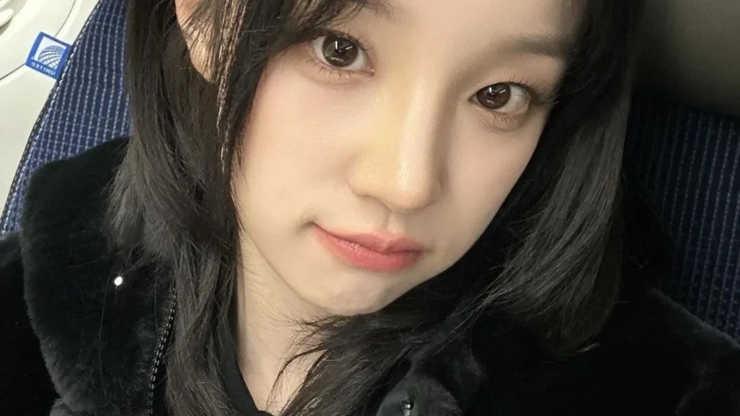 宋雨琪怼脸盯～