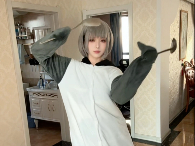 Elegant People Takamatsu Lamp