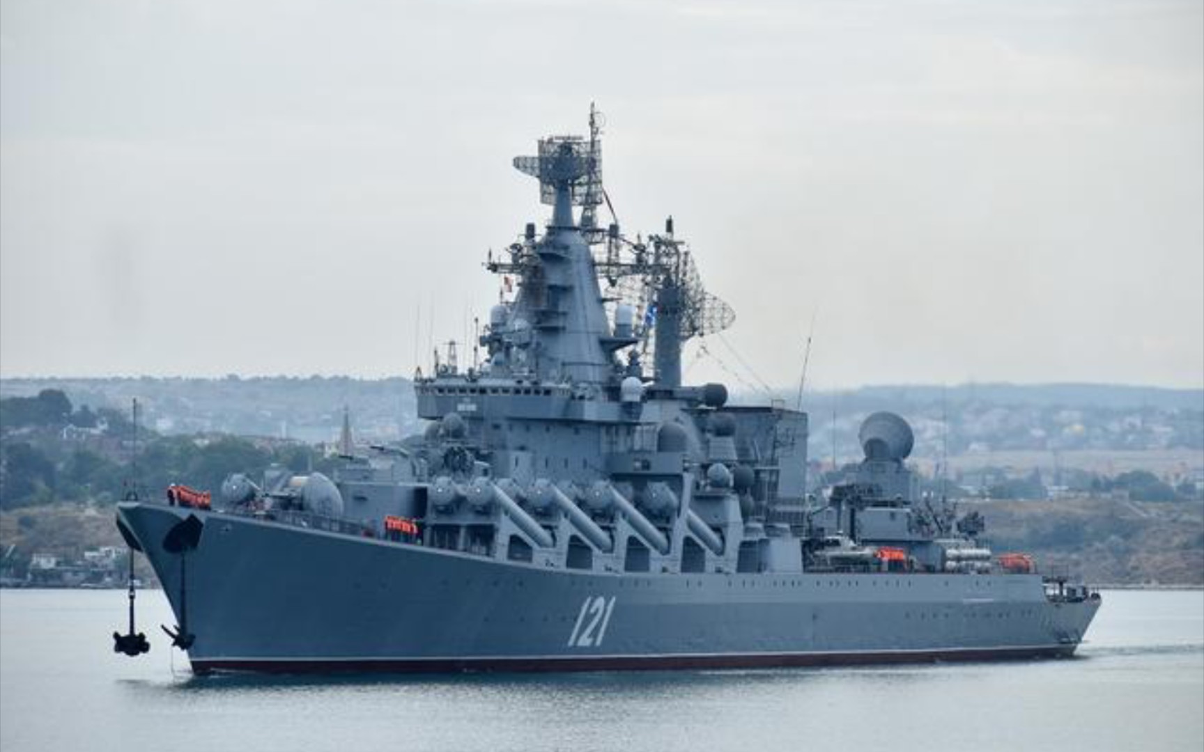 昨日的“光荣”。“莫斯科”号巡洋舰。