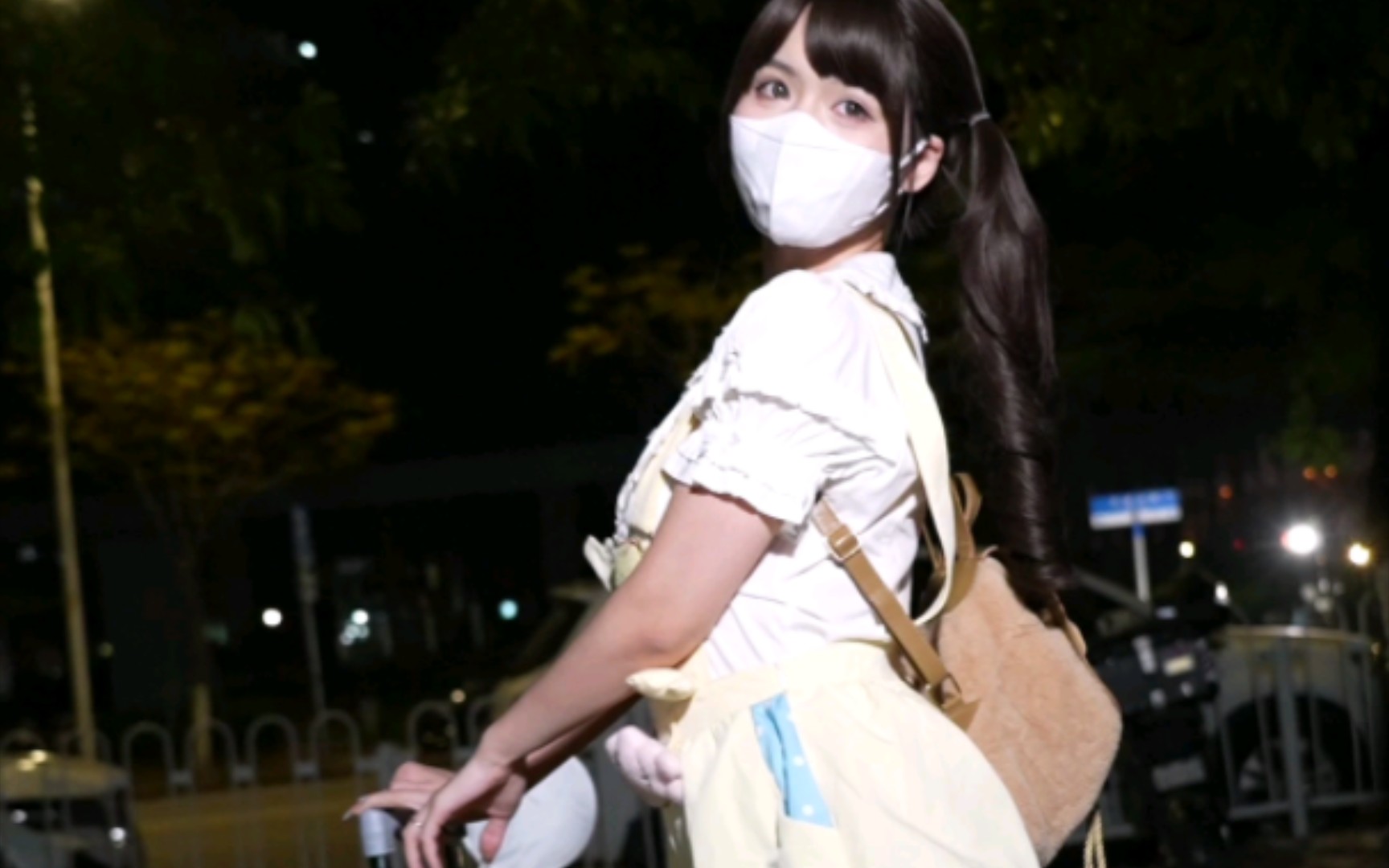 Double ponytail little cute lo lady] - white silk meat long legs, the more the night the more the atmosphere of the field photos