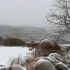 乡村，雪落在麦柴垛子上…