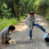 两小伙想迷晕美女结果遇到硬茬