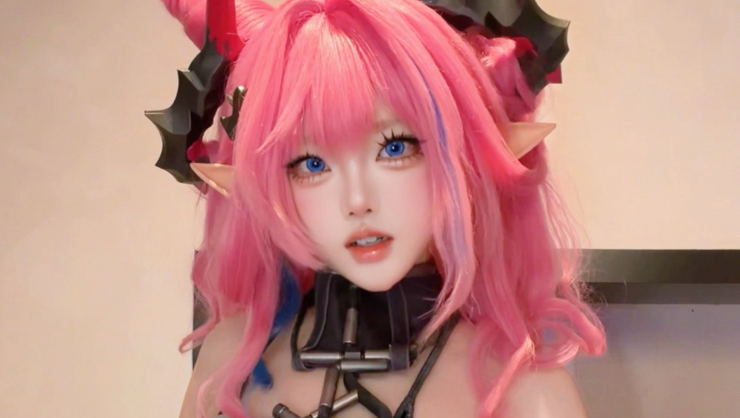 就是这个粉色奶龙嫌弃脸！