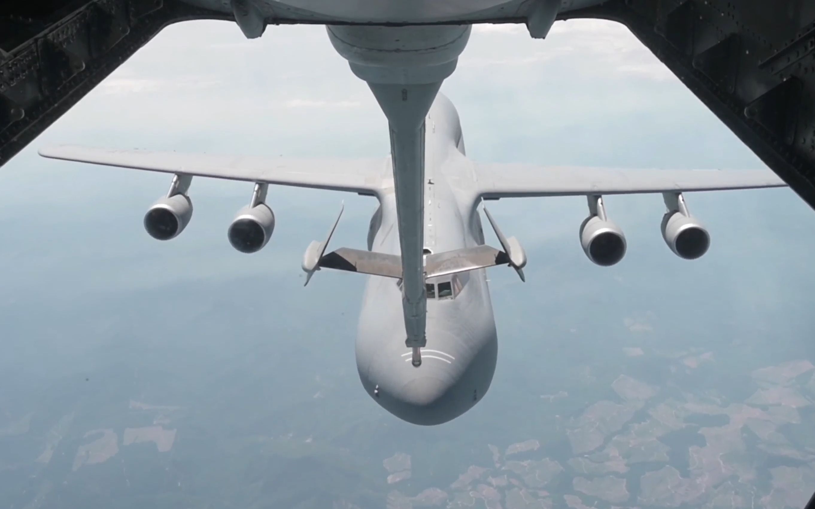美国空军巨无霸C-5M超级银河最新空中加油视频流出！ ！ ！