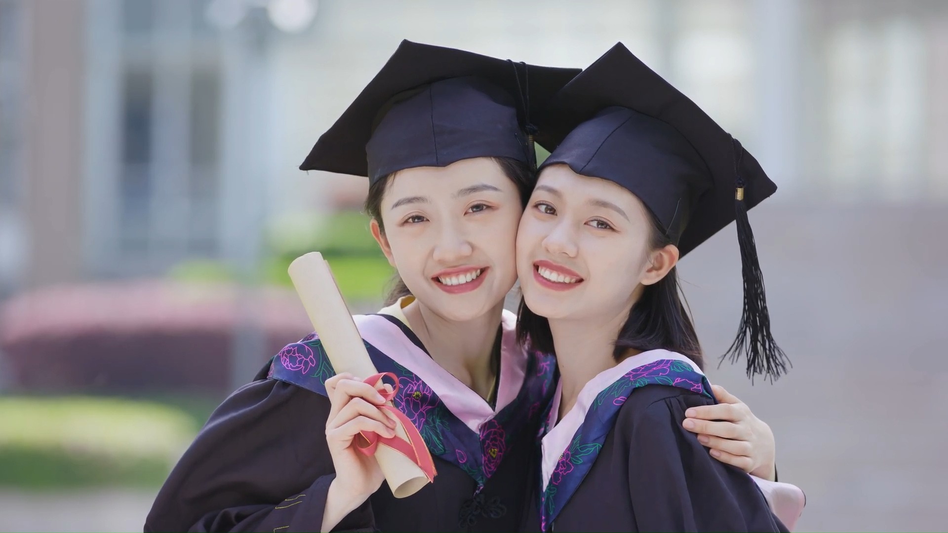 【空镜素材】毕业袍和四方帽