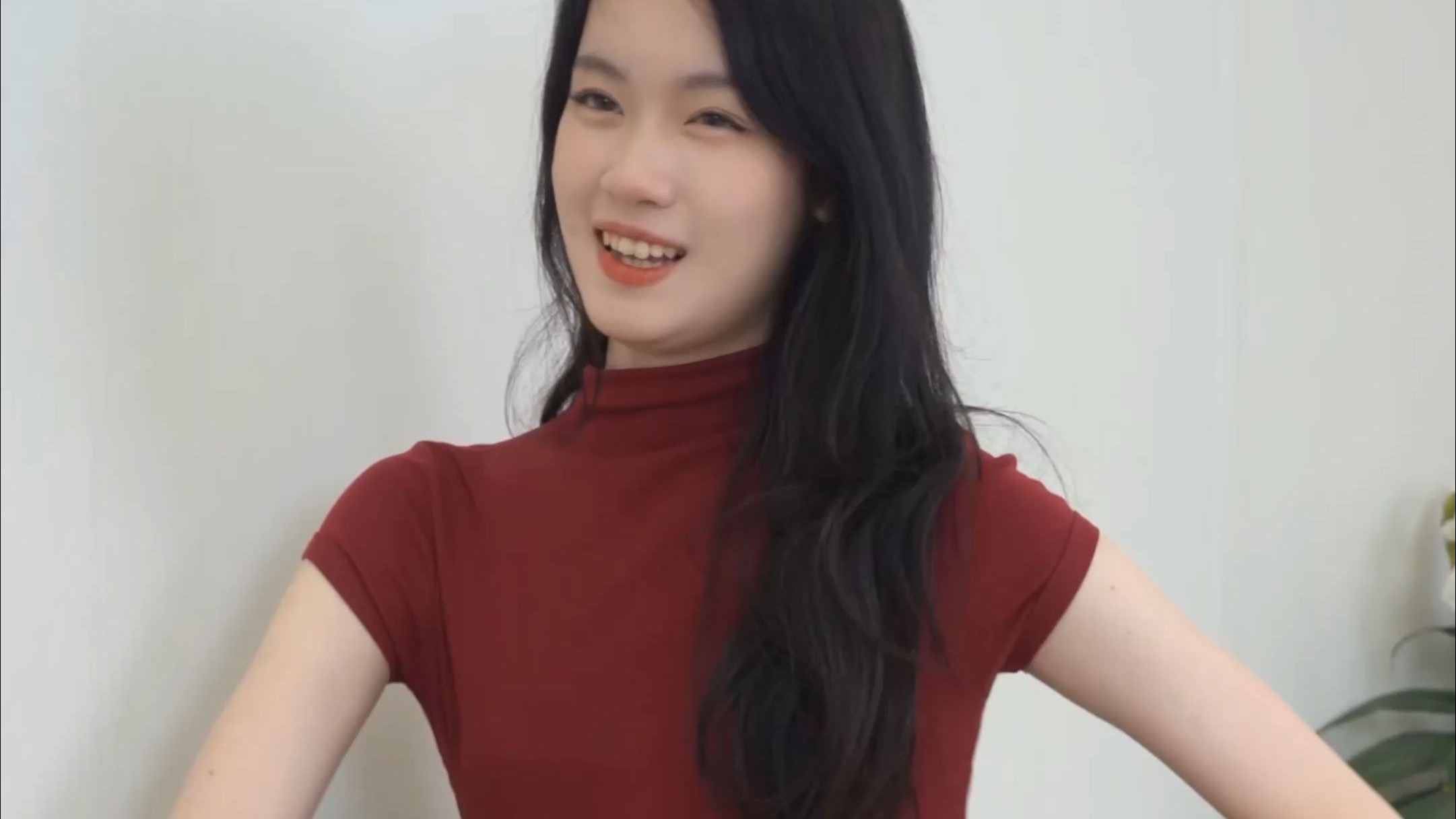 校花级女大，兼职模特约拍 时薪1k