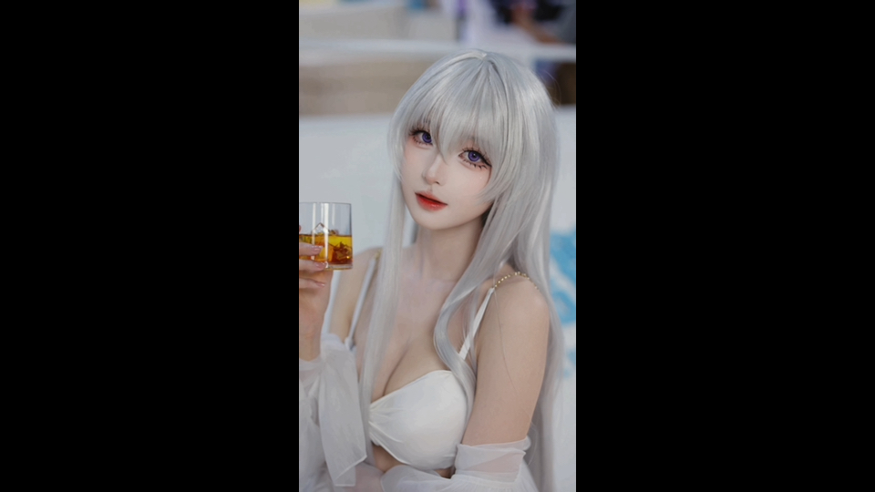 广州萤火虫漫展碧蓝航线展台coser | 小小天艺的精彩视频-coser喵-coser美图-coser聚集地