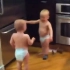 超级搞笑：两个(双胞胎)小宝宝的神级外星婴语对话，厉害了2333