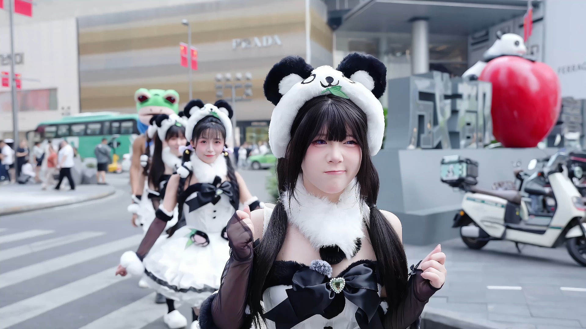 So many perpetual panda girls!