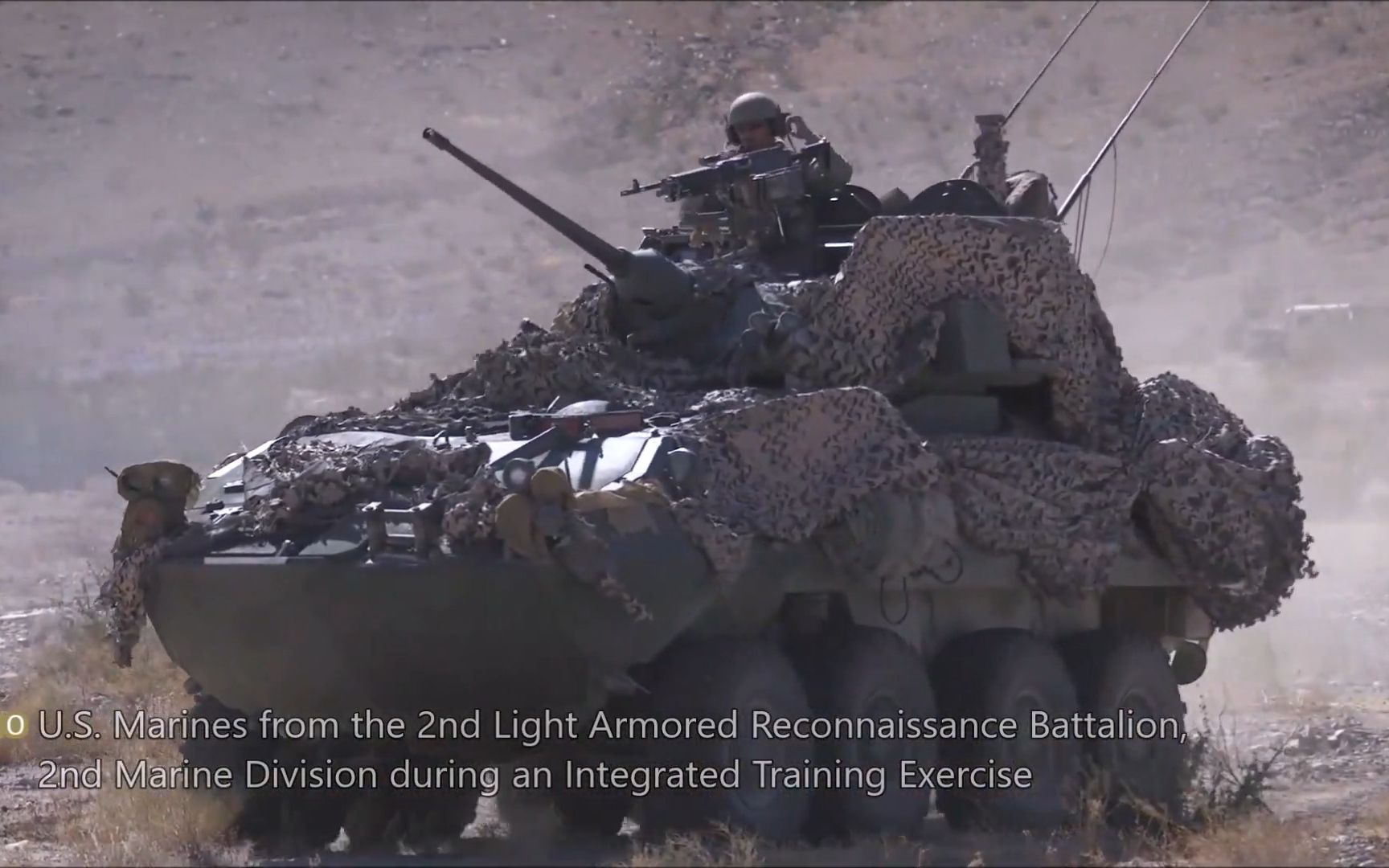 【军事参考】- 美国海军陆战队轻型装甲侦察营实弹训练