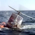 大白鲨疯狂袭击人类，直升机前来救援，结果被大白鲨一口吃掉！