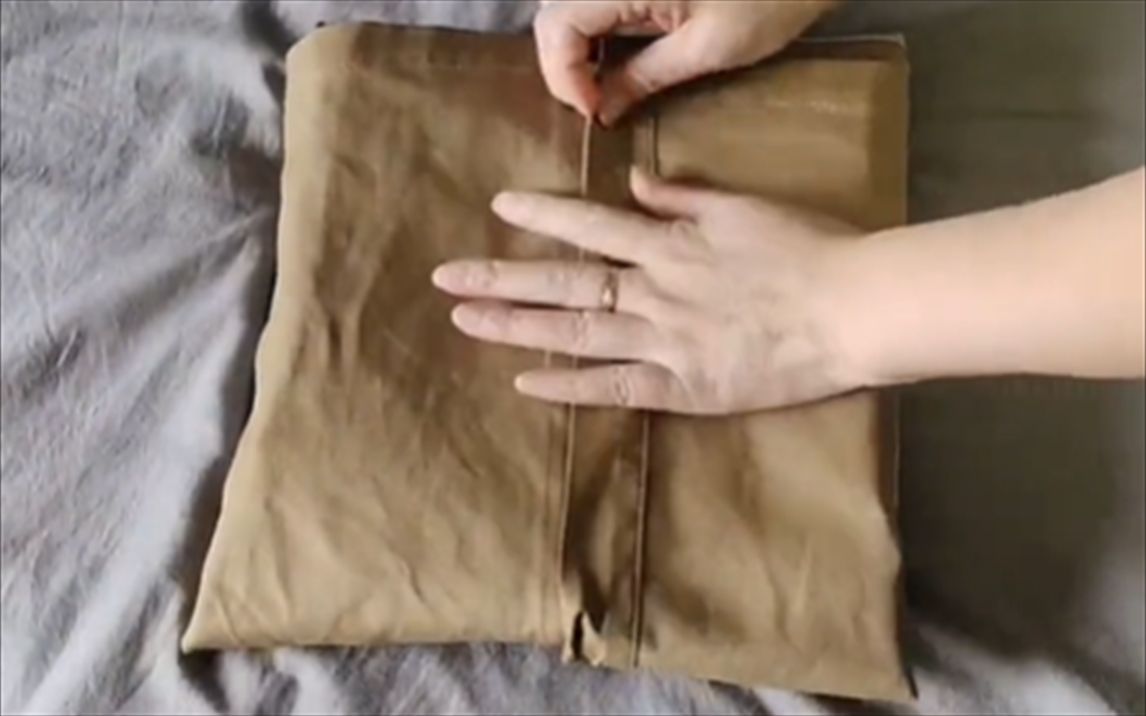 【日常收纳】整理师教你风衣外套叠成一本书的方法！