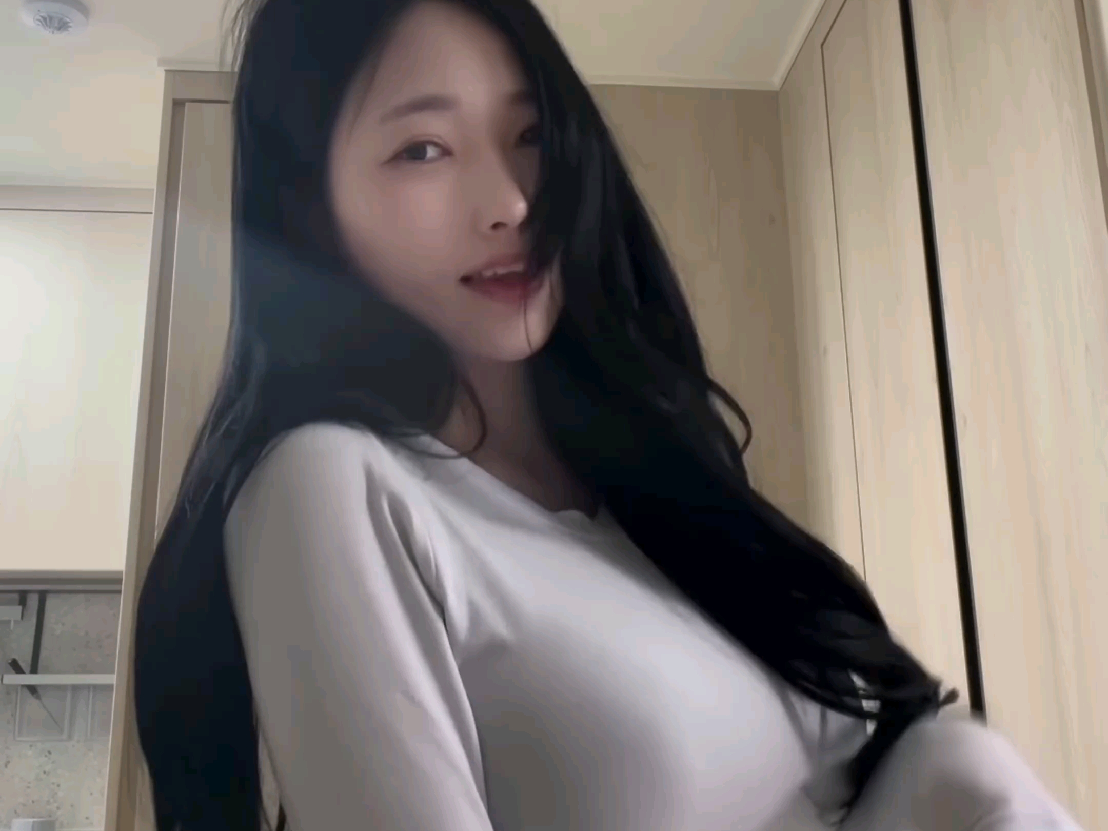 [Little Flower Loves Fish] Check out my latest work—come take a look!