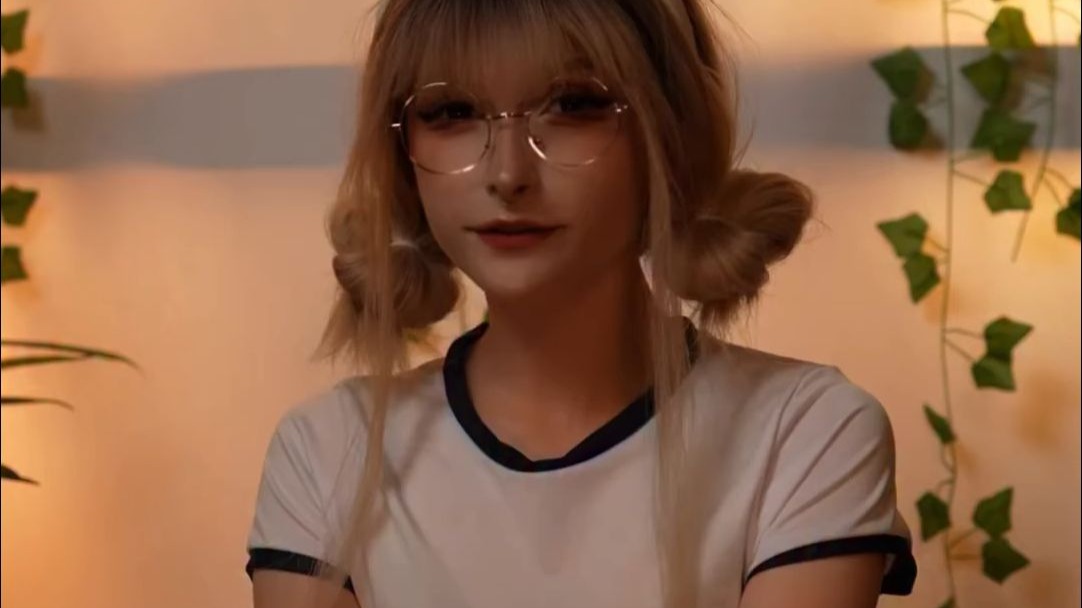 Choose you hero! Me or Mr. Sunny?🥸