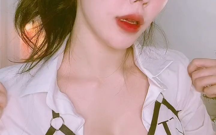 动作很标准~嗯