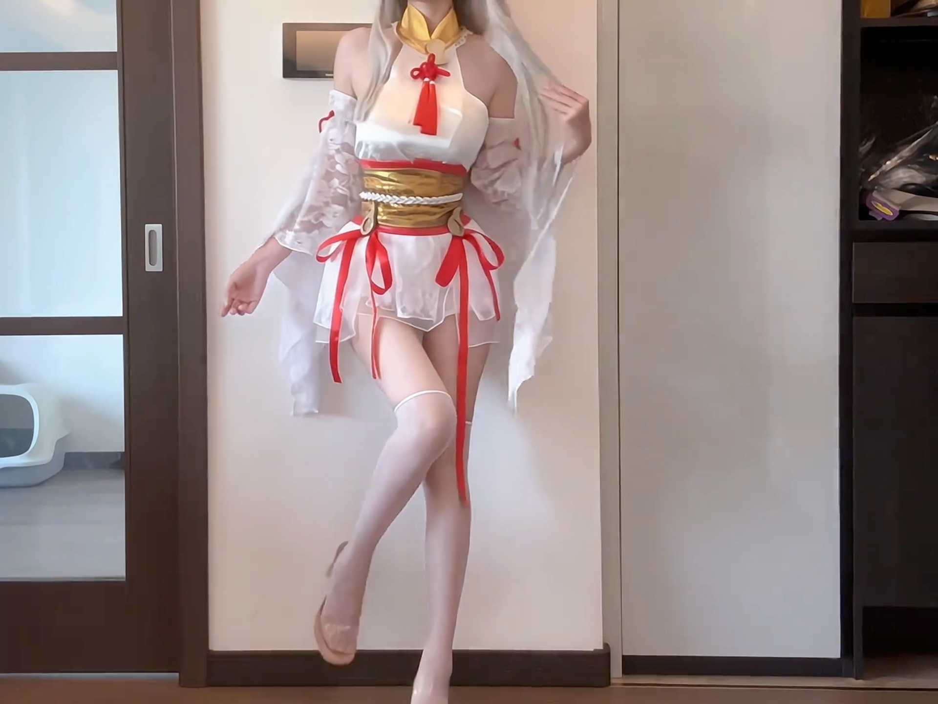 Don't mind what I wear or my figure because I won't be your wife or your friend #royal #long legs