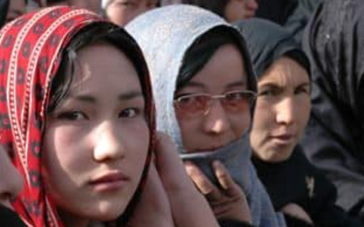 最近被屠杀的阿富汗女学生，长着和我们一样的面孔！