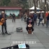 静安公园门口上海街头艺人黑子表演歌曲《我的中国心》