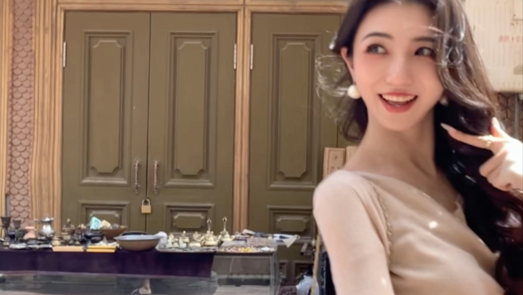 笑点低的人不要挑战这个转场走这几步被自己笑到 拍了好几遍才成#姐系#梦的翅膀受了伤#一种很新的转场方式#初秋穿搭