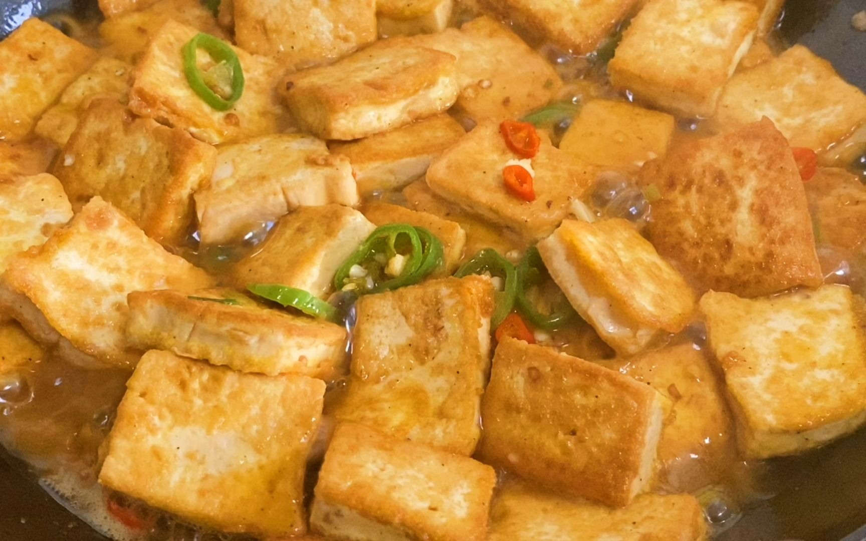 香煎豆腐块，这样做太香了，简单好吃又下饭