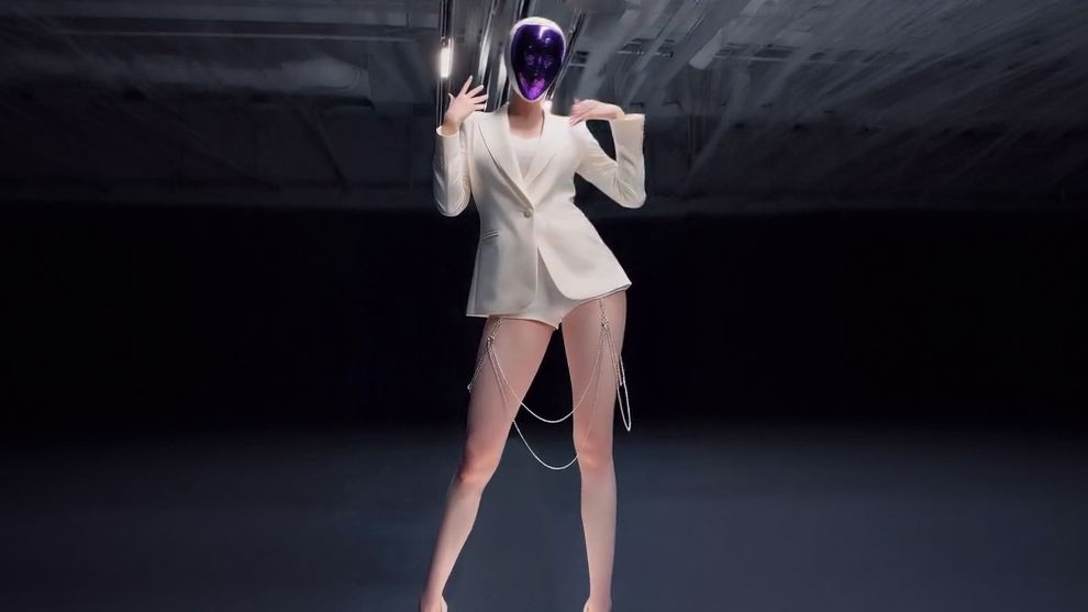 我有个朋友想问：这机器人什么时候量产？