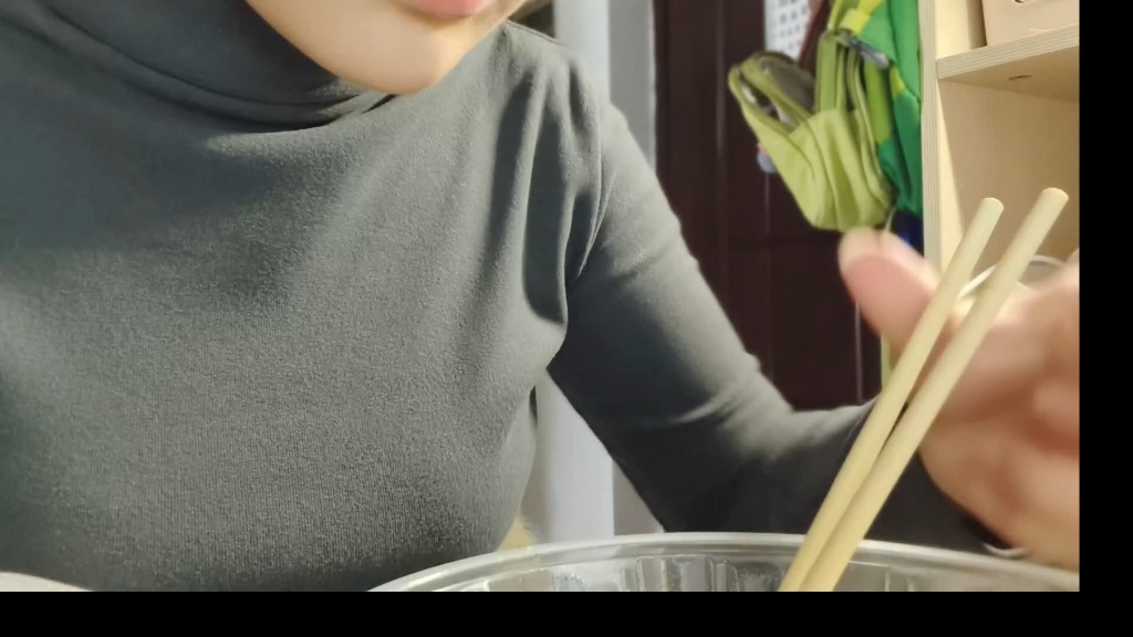 那个，求你吃慢点(。・・)ノ