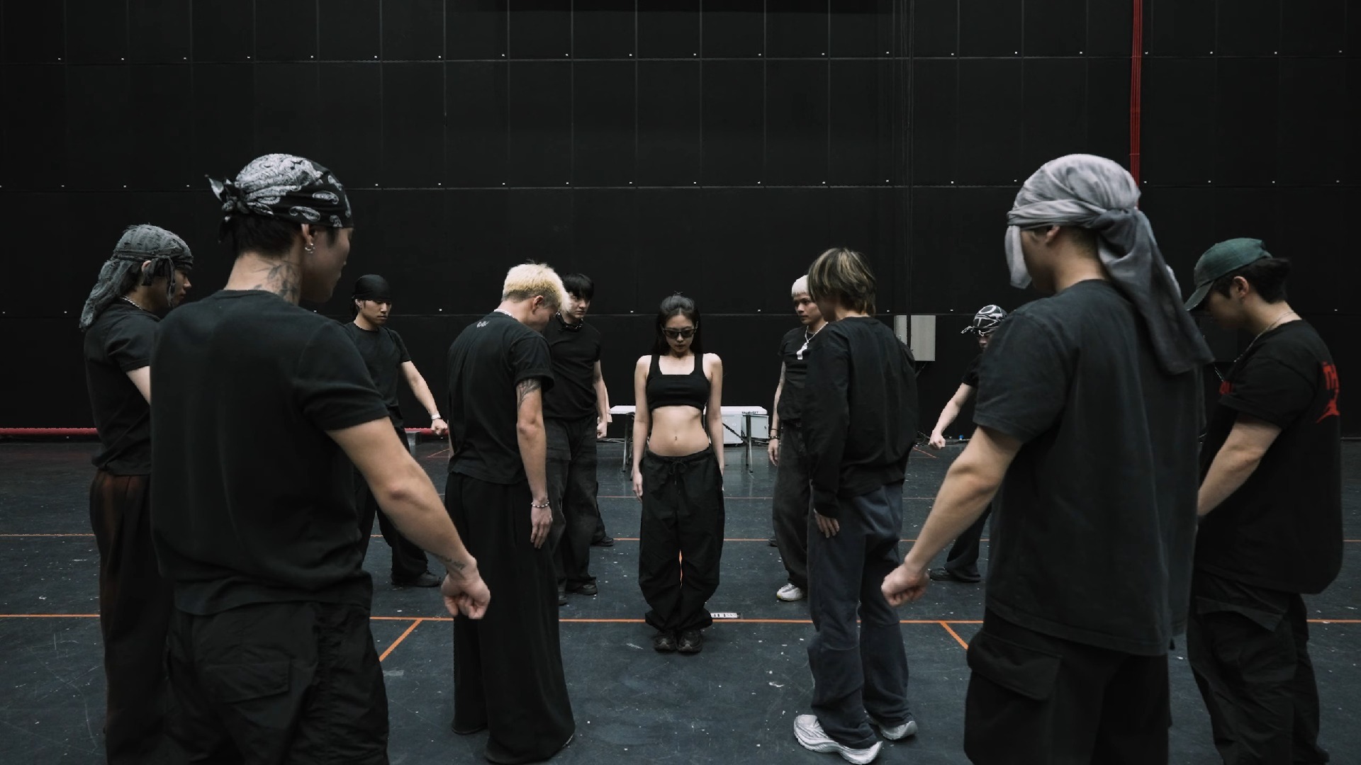 JENNIE 2025MMA颁奖舞台练习室公开