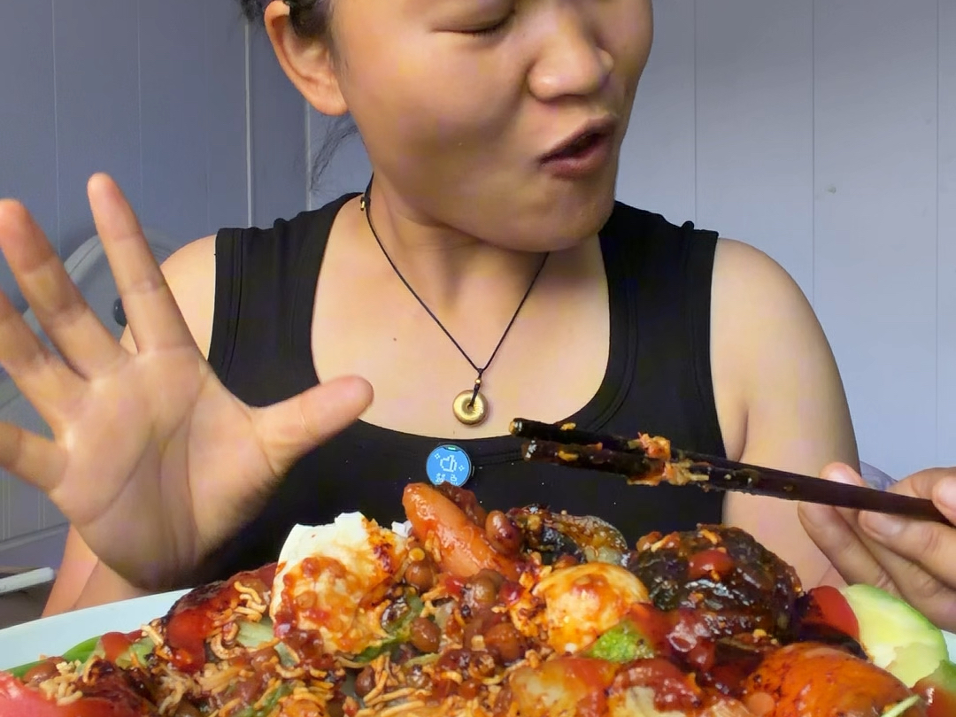 【丹丹干巴女王】最新视频上线，求关注！