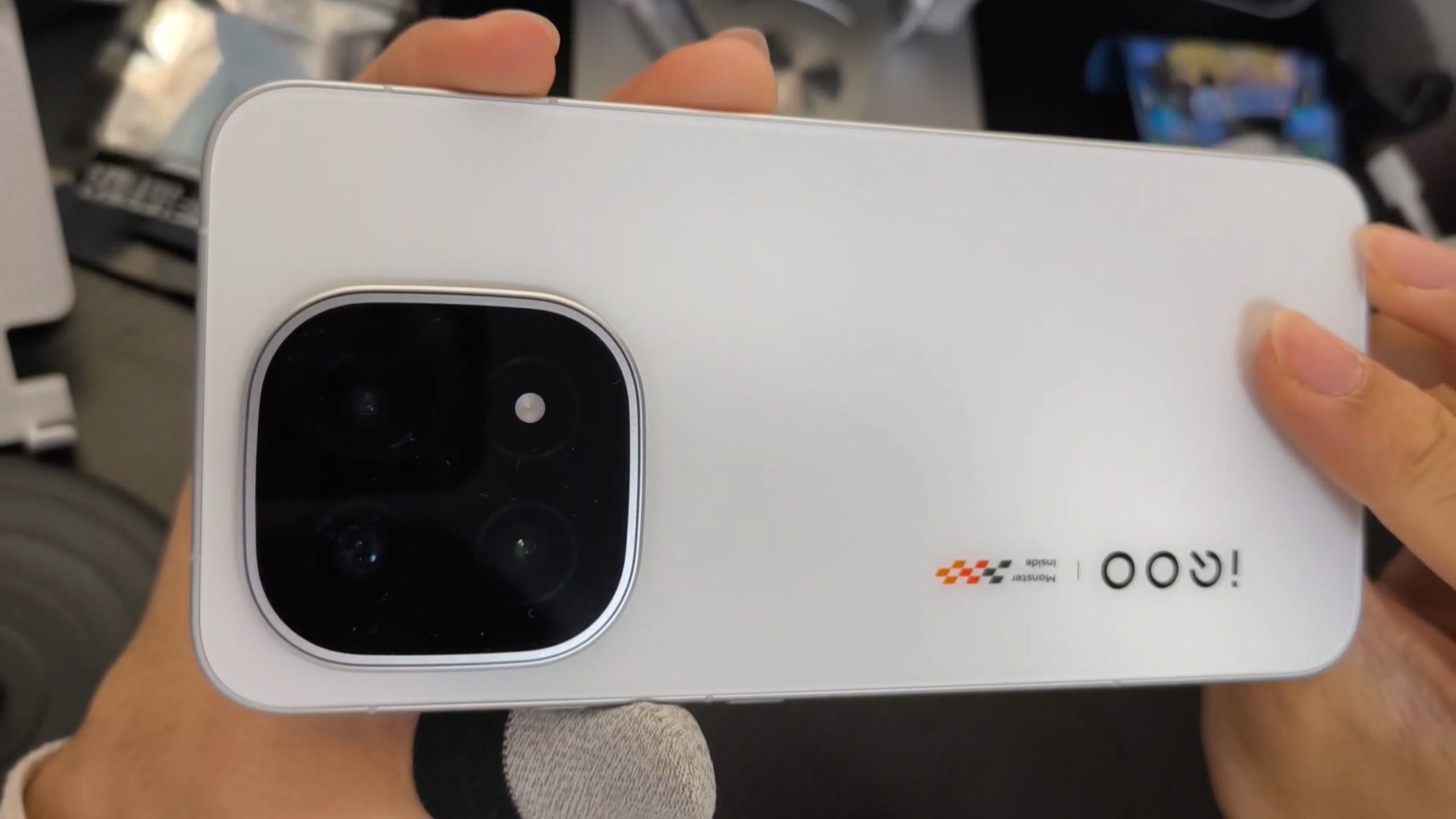 iqoo15触控彻底报废，有史以来最严重的一次负优化，从此蓝厂多了一名黑粉